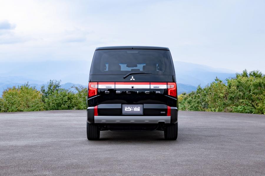  Mitsubishi Delica D:5 2018 года  (фото 9 из 43)